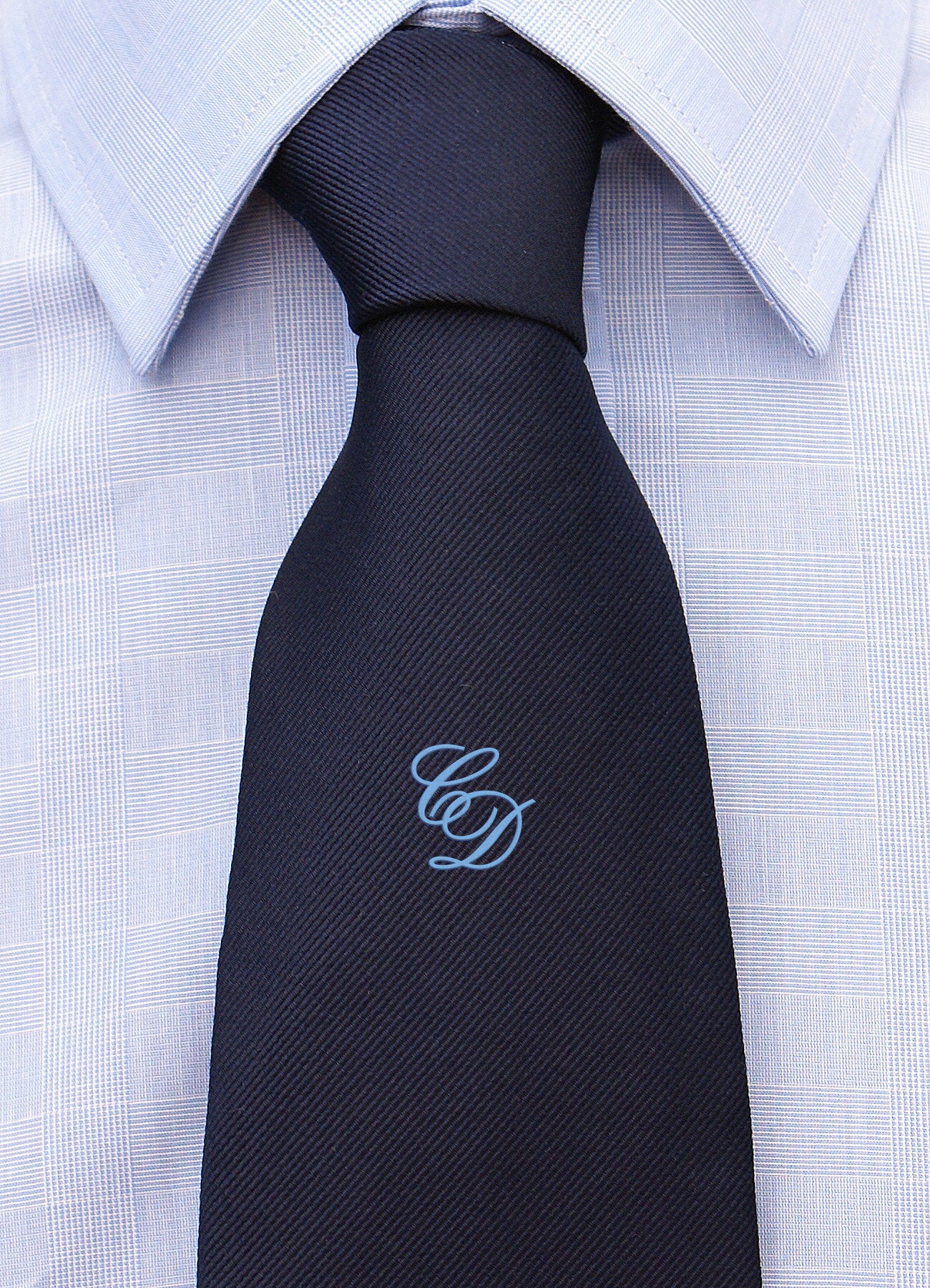 Cravatta con monogramma in corsivo personalizzato