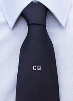 Cravatta con le Tue iniziali in stampatello stile "Modigliani"