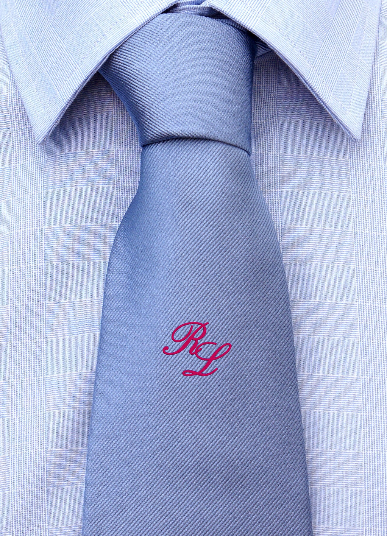 Cravatta con monogramma in corsivo personalizzato