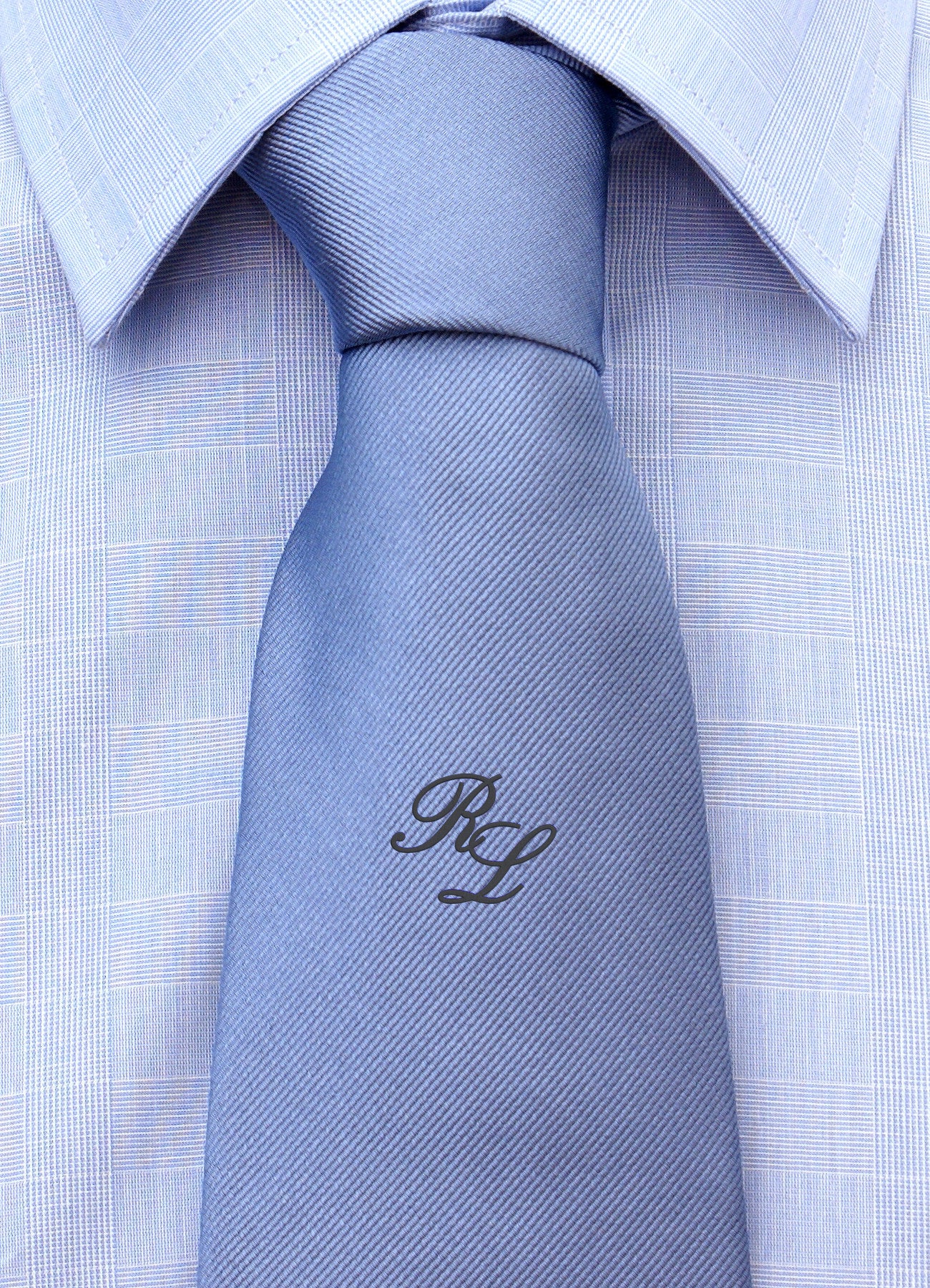 Cravatta con monogramma in corsivo personalizzato