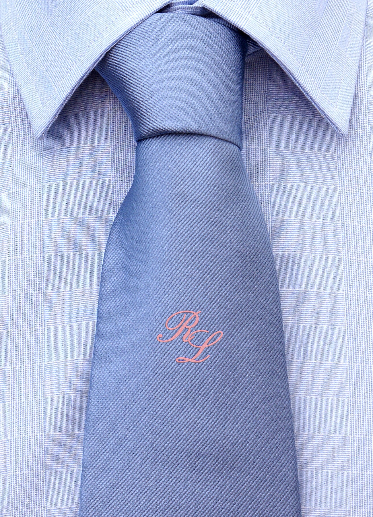 Cravatta con monogramma in corsivo personalizzato