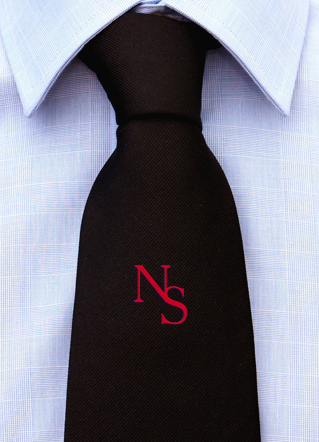 Cravatta con monogramma in stampatello personalizzato