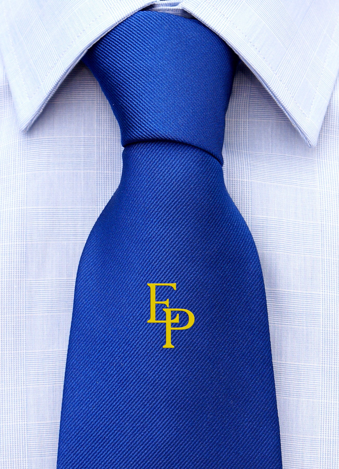 Cravatta con monogramma in stampatello personalizzato