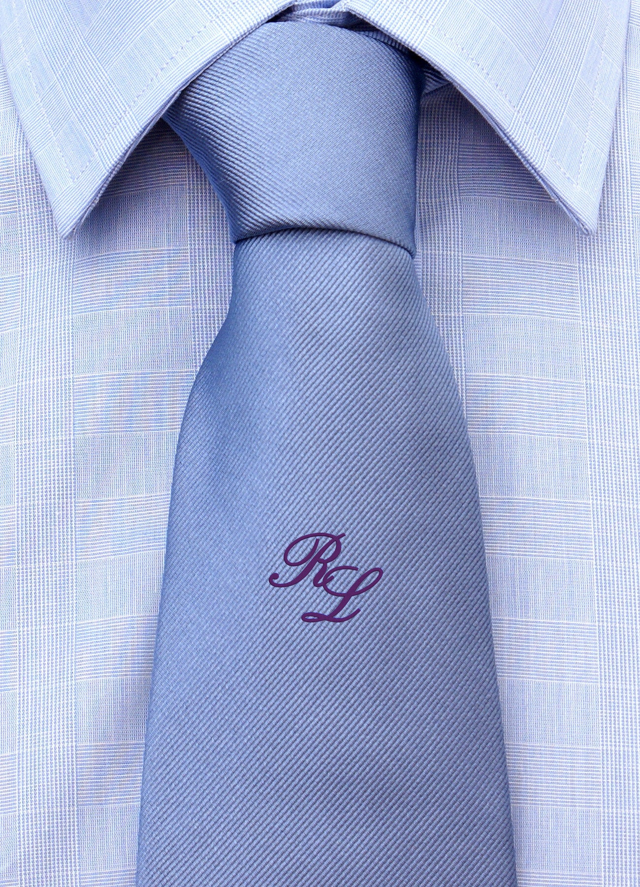 Cravatta con monogramma in corsivo personalizzato